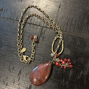Chico’s Natural Stone Maroon Burnished Gold Boho Minimalist Necklace​​